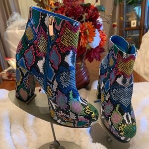 Rouge! Multicolor Snakeskin chunky platform Ankle Boots size 8